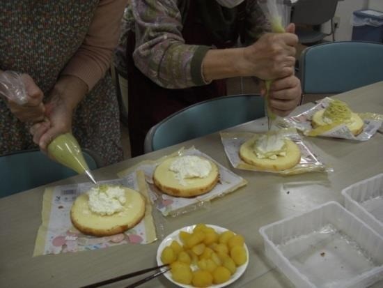 「さつまいもモンブランケーキ」作り （さわやか健康づくり委員会）
